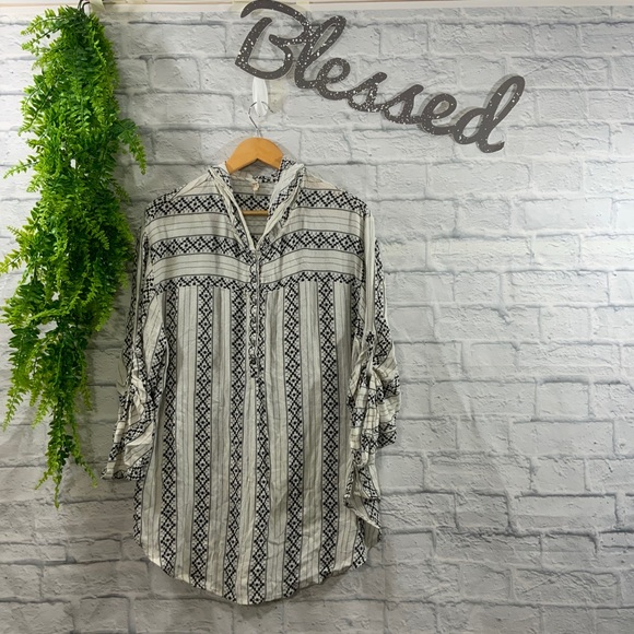 Free People Tops - Free People Printed Hoodie Tunic. Size Medium.